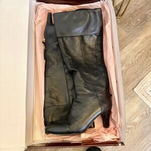 EUC Bandolino BD Westside Black Leather Knee-High Boots Sz 8 M